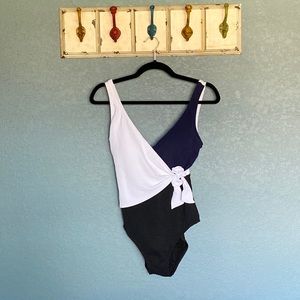 Tommy Bahama color block 1 piece swimsuit